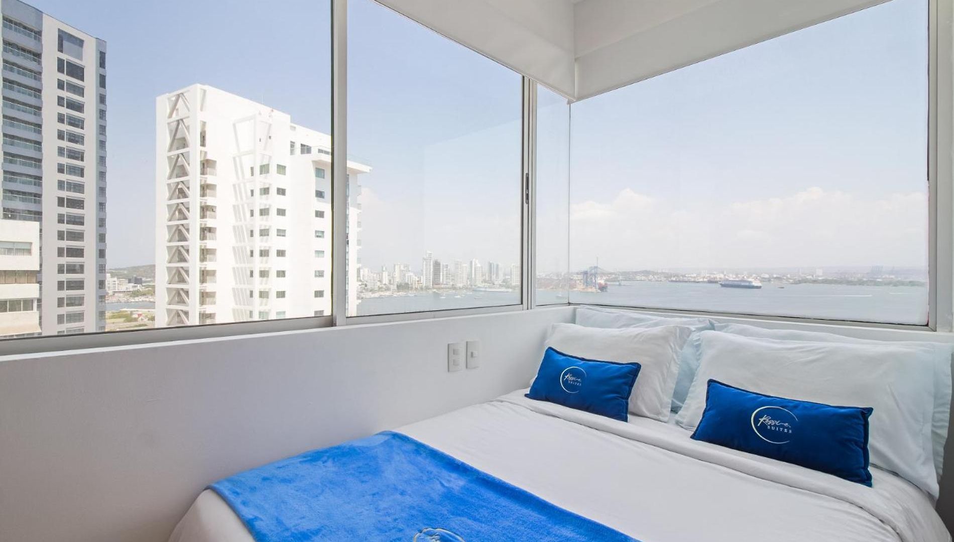 Vista De Lujo Al Mar Y La Bahía Apartamento