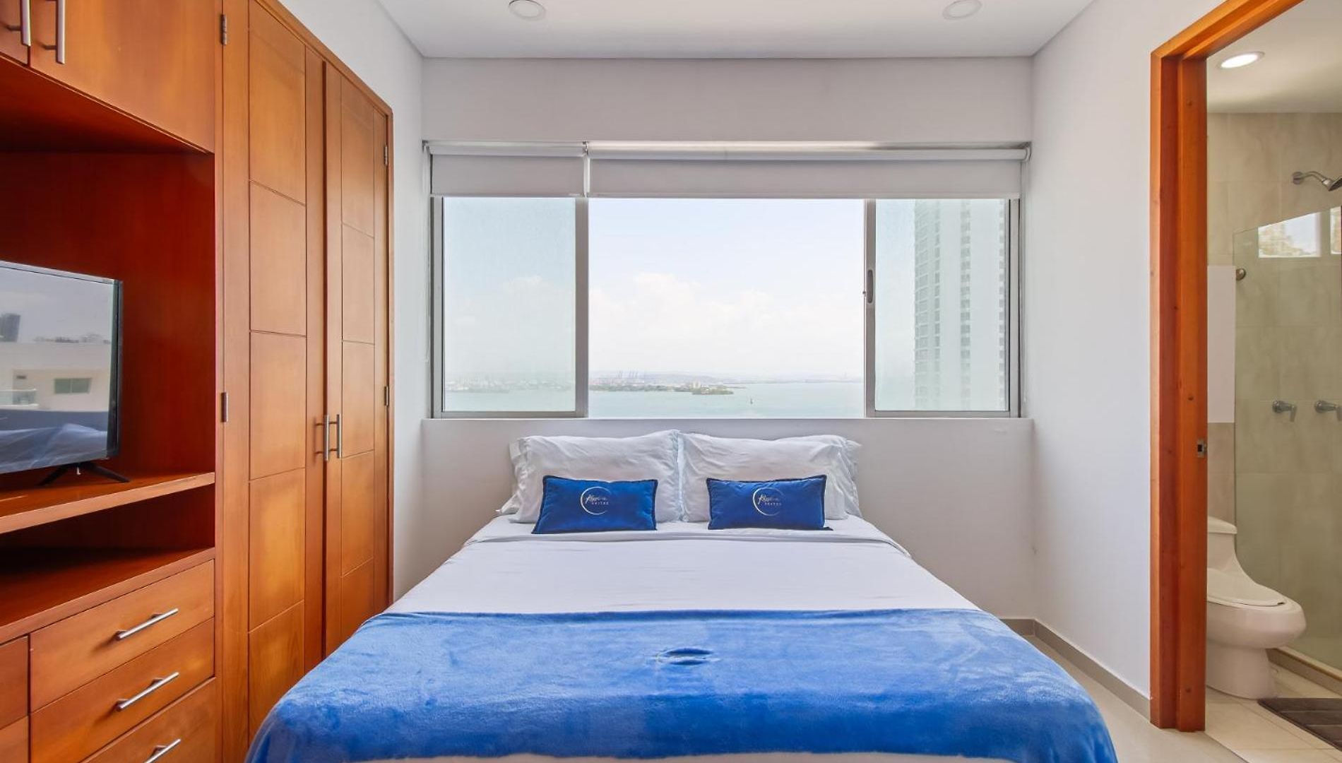 Vista De Lujo Al Mar Y La Bahía Apartamento