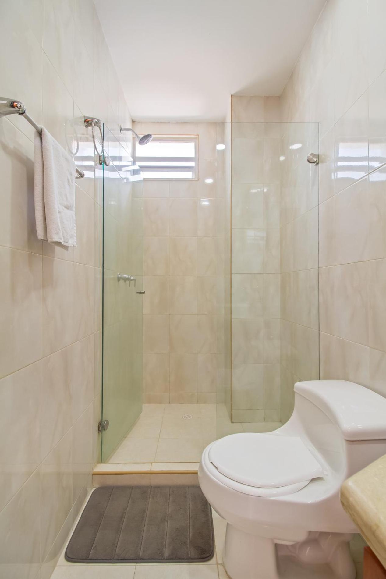 Vista De Lujo Al Mar Y La Bahía Apartamento *